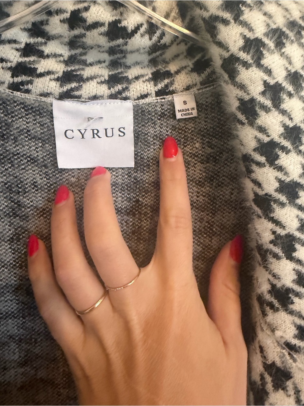 Cyrus houndstooth long, heavy sweater/coat - Picture 3 of 4